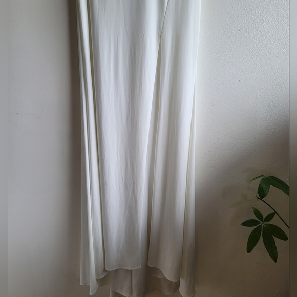 Mac Duggal, Sleeveless V-Neck Jersey‎ Gown, White, Size 2 - NWT - Picture 7 of 11